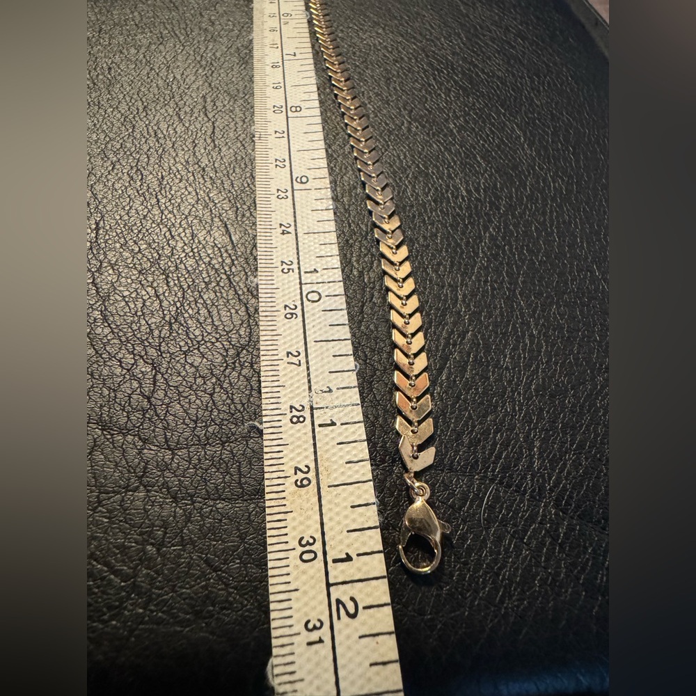 Chevron Pattern Gold Choker - Picture 2 of 6